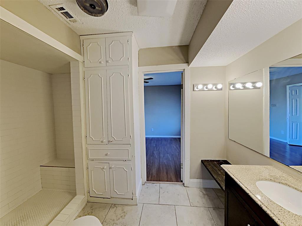 B Monroe - Residential Lease