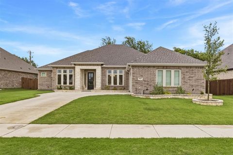 Photo of 943 Richard Pittmon Drive, DeSoto, TX 75115 (MLS # 21254453)
