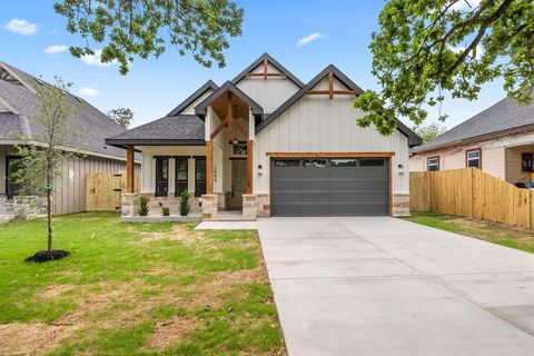 Photo of 1503 Lee Avenue, Fort Worth, TX 76164 (MLS # 21241639)