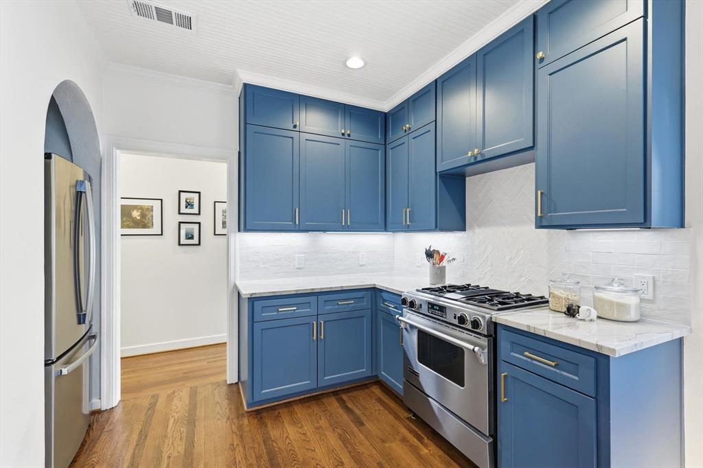 Country Club Estates - Residential