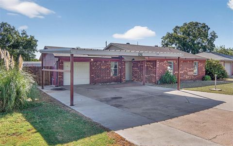 1929 Crawford Street Graham TX 76450