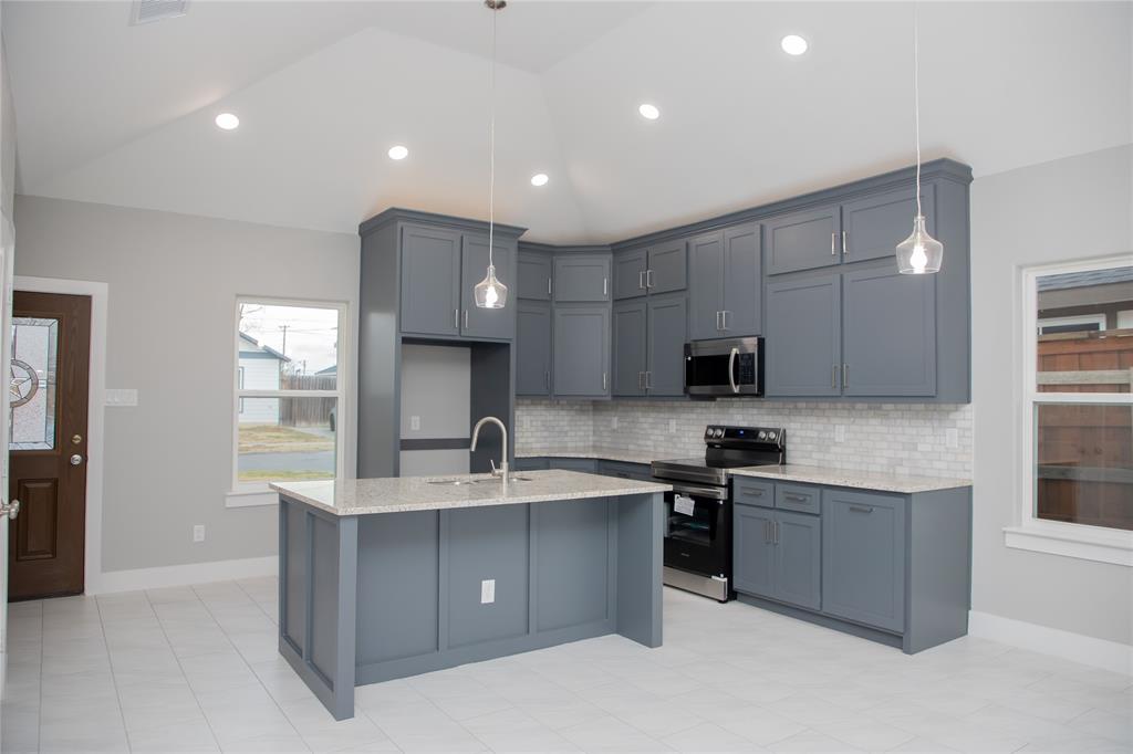 1527 Caldwell Avenue