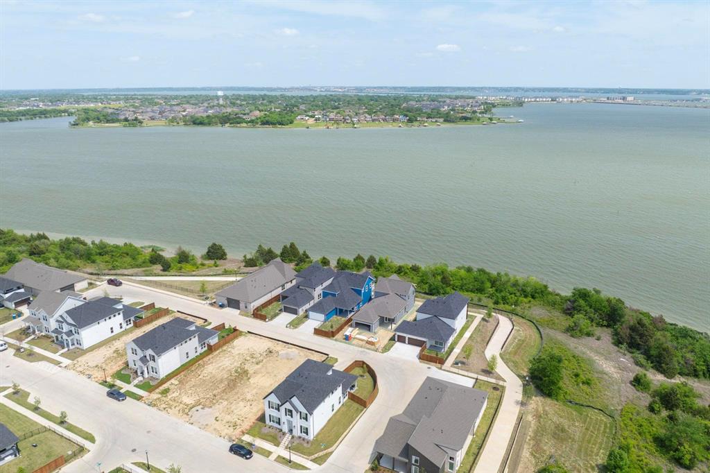 2208 Fairwater Mews