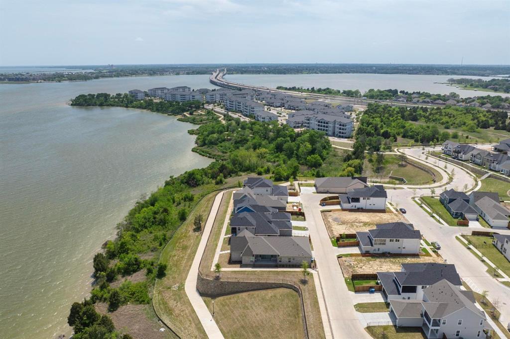 2208 Fairwater Mews