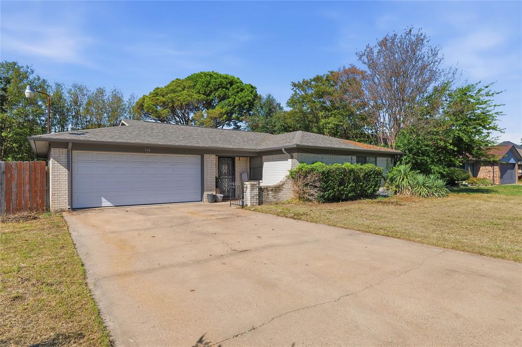 914 Meadowlark Lane