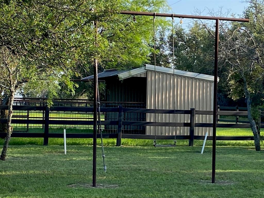 Cee-Bar Ranch 16 - Farm