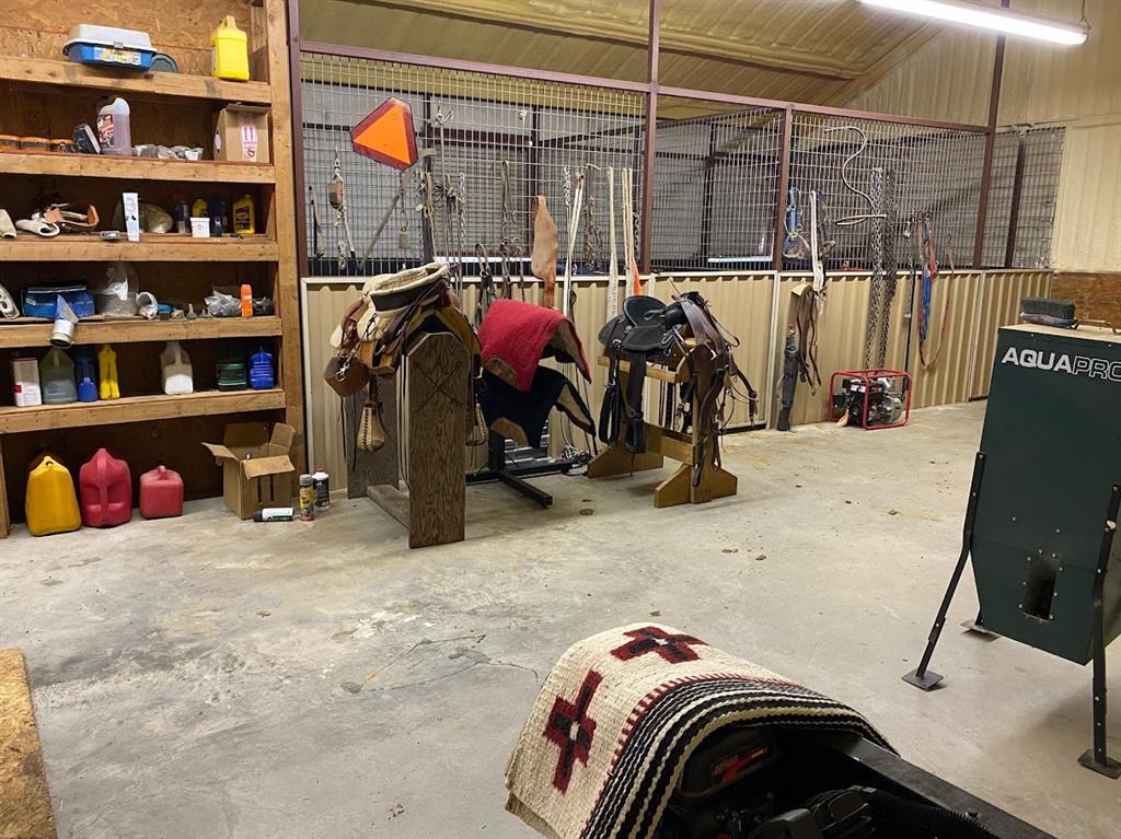 Cee-Bar Ranch 16 - Farm