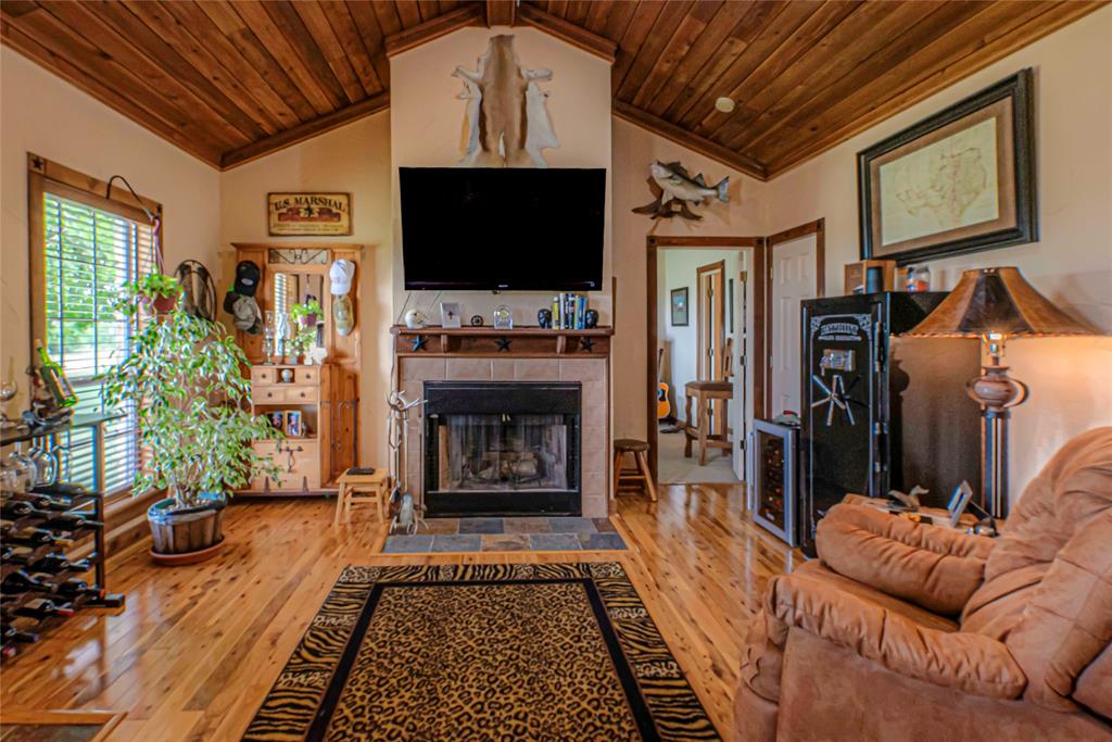 Cee-Bar Ranch 16 - Farm