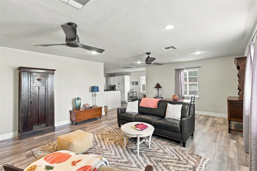 1705 Longfellow Lane
