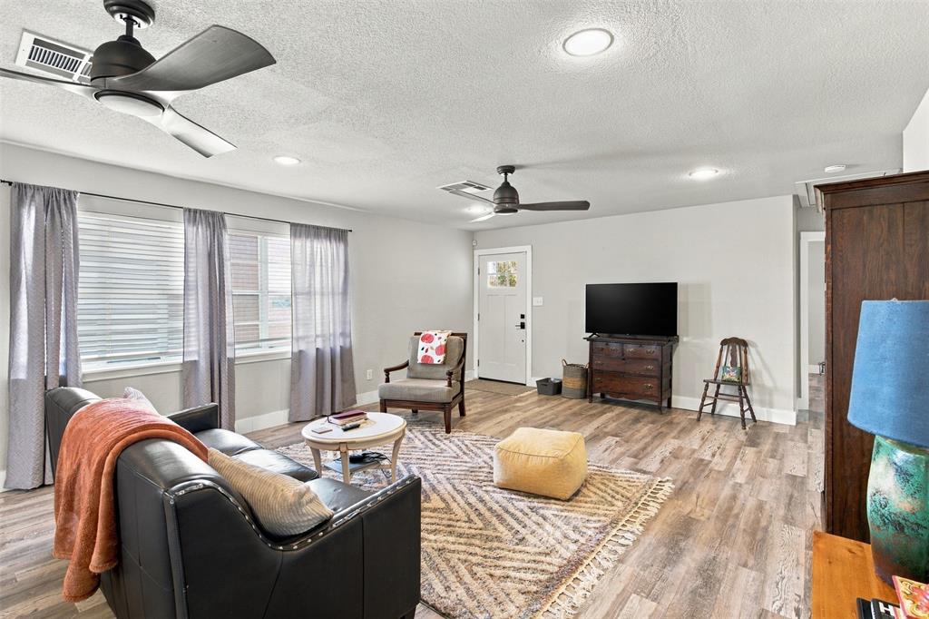 1705 Longfellow Lane
