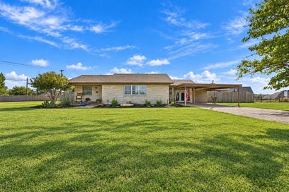 1705 Longfellow Lane Cleburne TX 76033