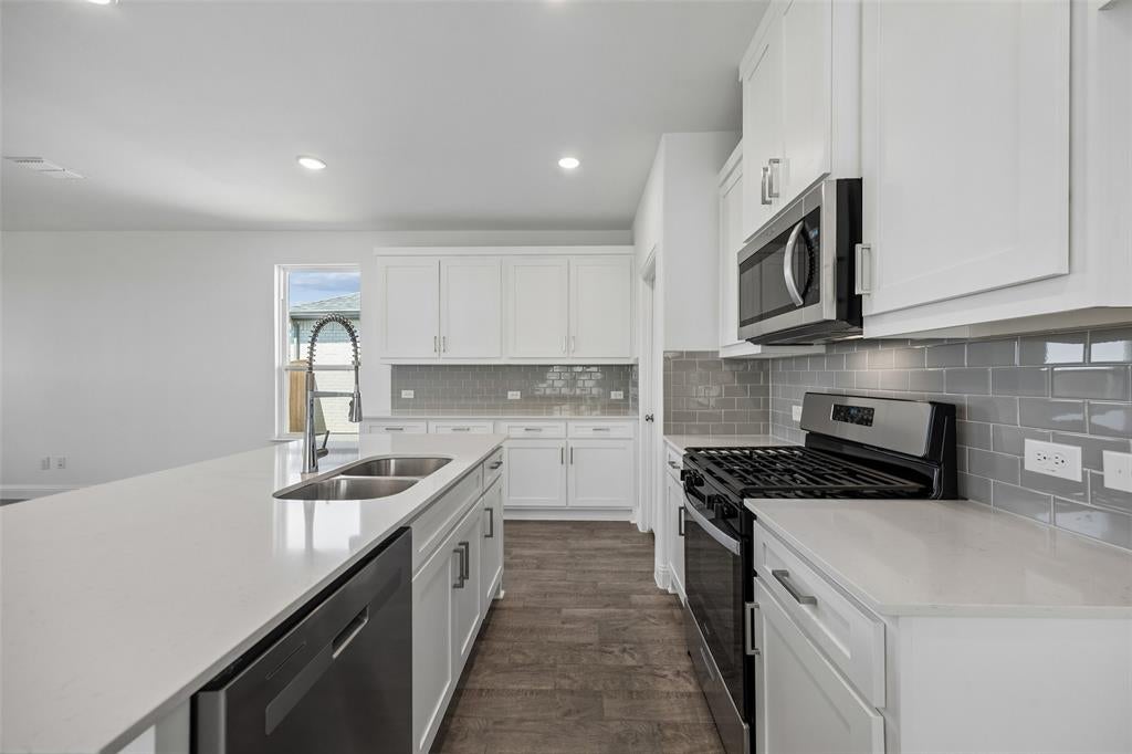 807 Sicily Boulevard