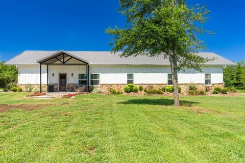 A home in Sulphur Springs