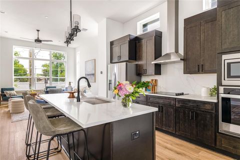 13325 Bee Street 302 Farmers Branch TX 75234