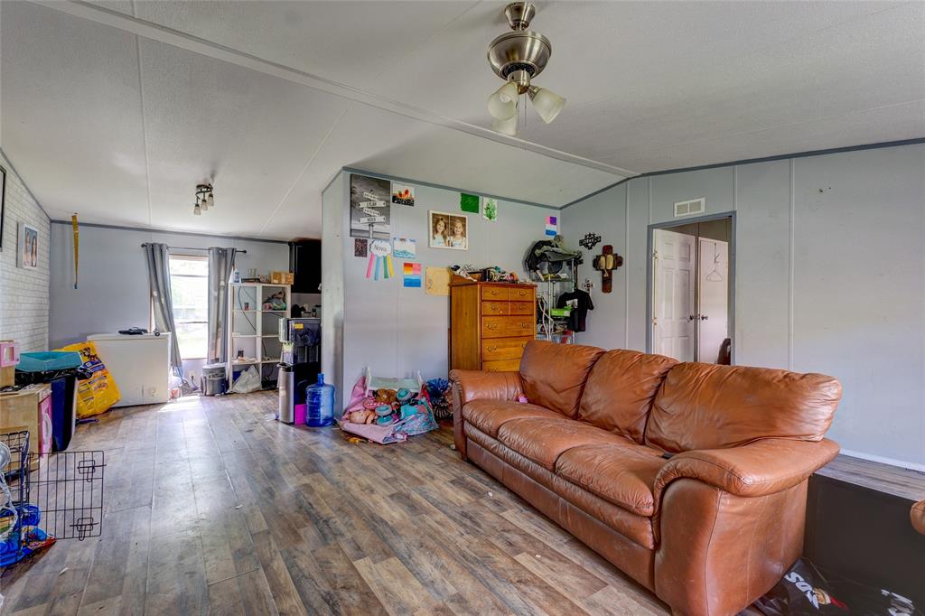 269 E Golden Oaks Drive