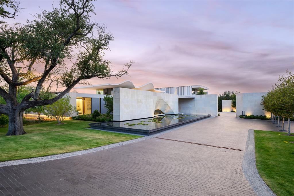 5547 Walnut Hill Lane