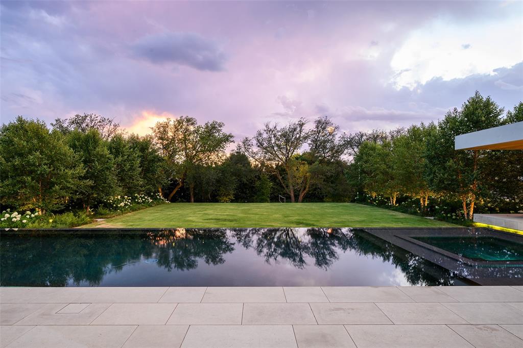 5547 Walnut Hill Lane