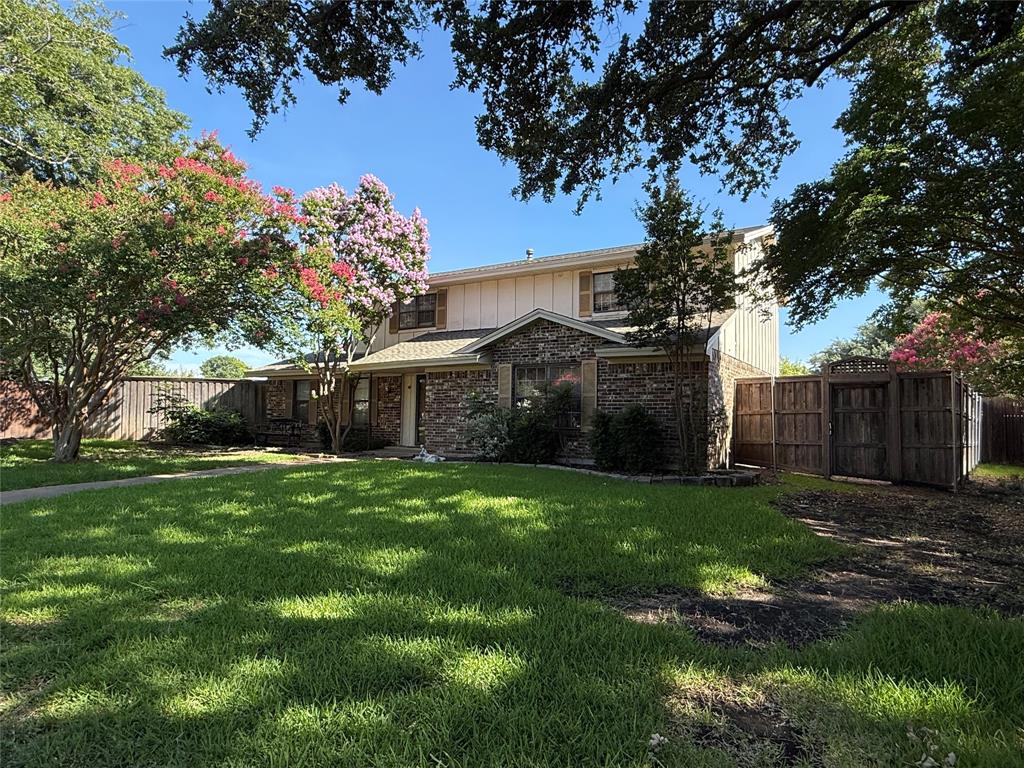 2709 Oak Circle