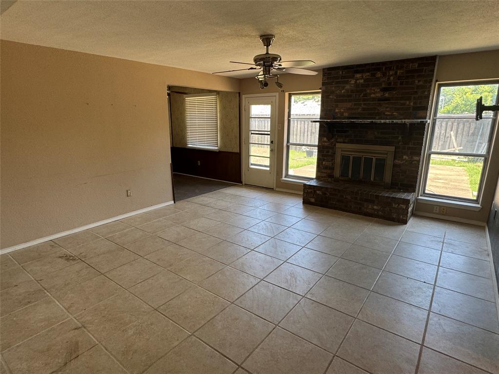 2709 Oak Circle