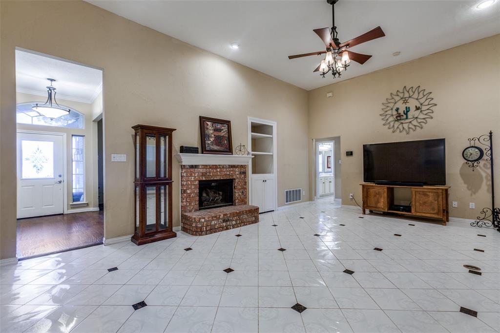 2710 Roughleaf Lane