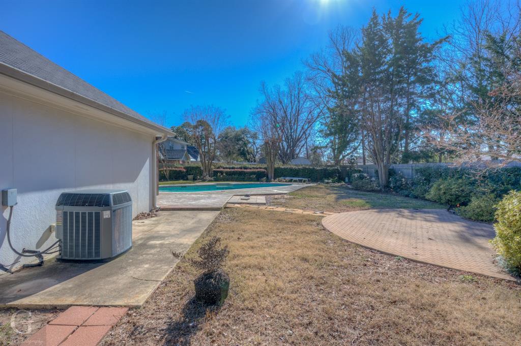 2509 N Waverly Drive