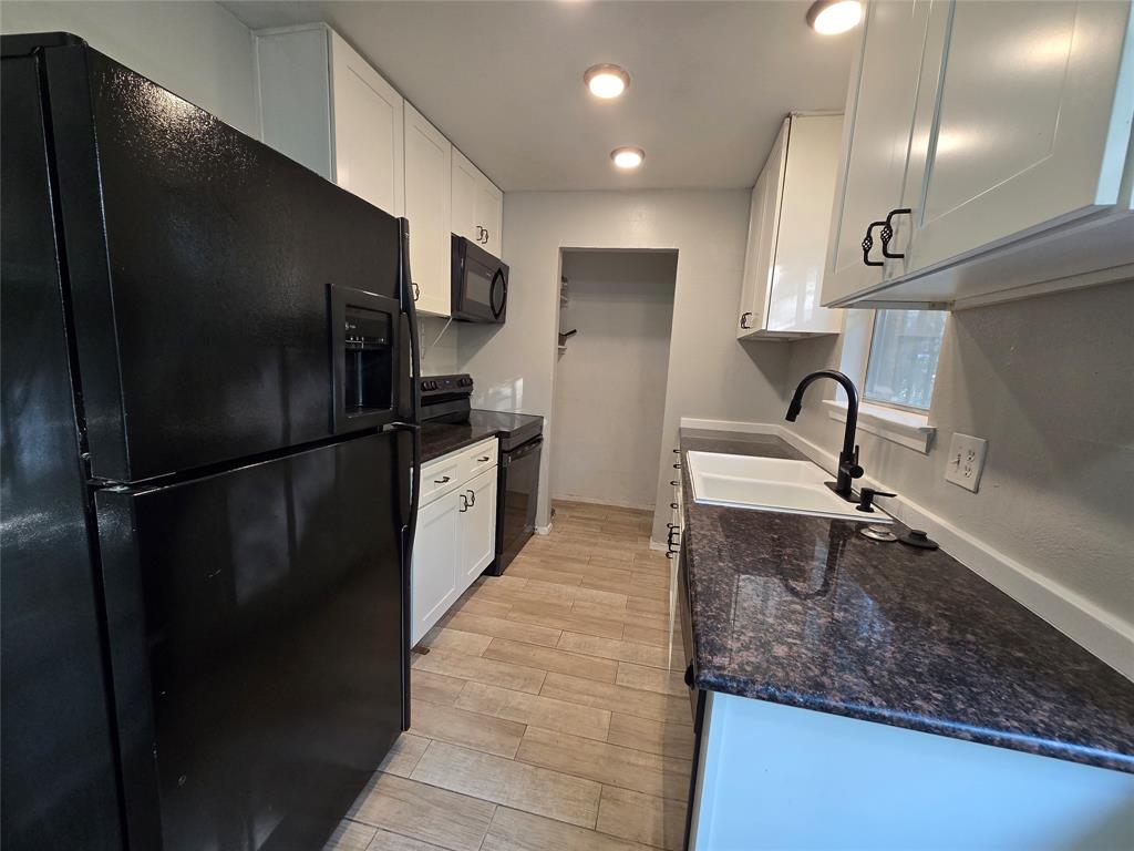 SINGING HILLS - Residential Lease