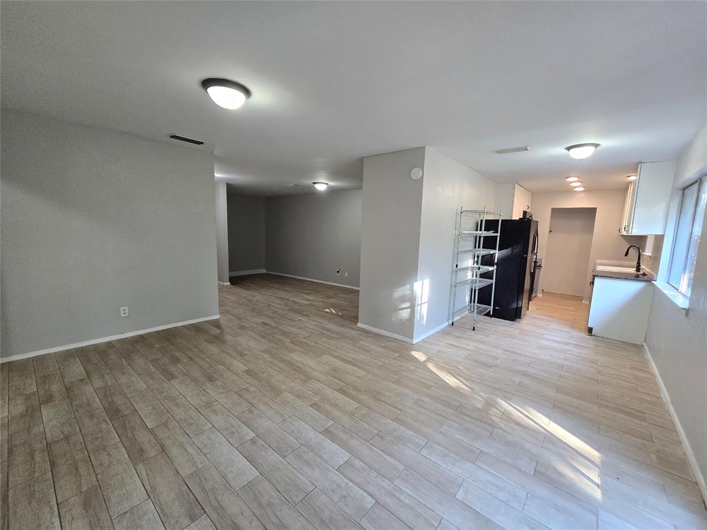 SINGING HILLS - Residential Lease