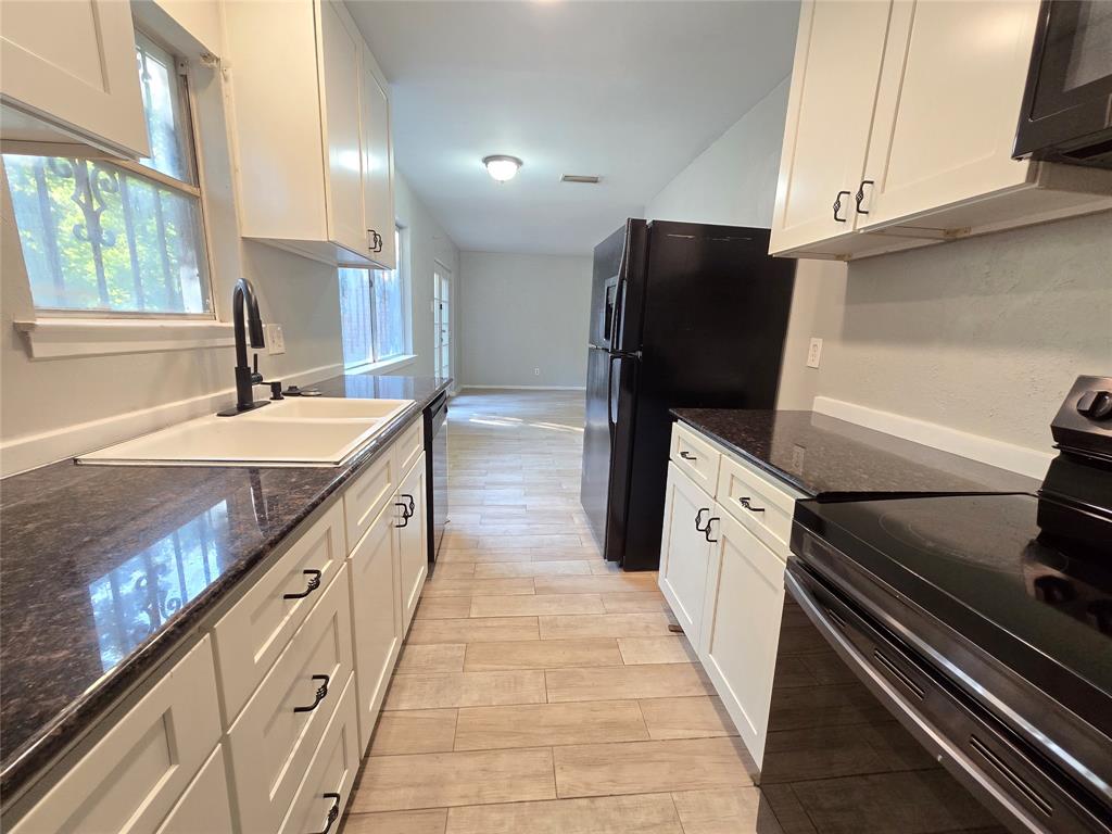 SINGING HILLS - Residential Lease