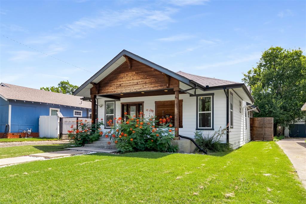 916 S Montreal Avenue