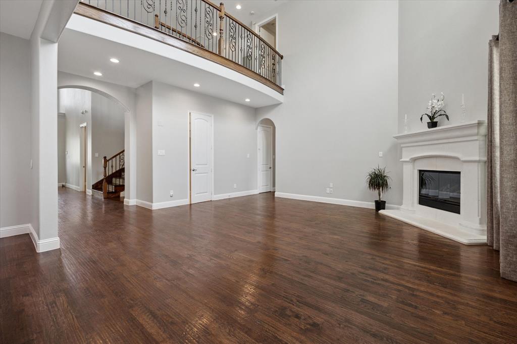 2512 Glen Vista Court