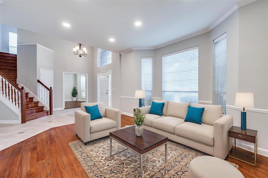 2221 Cimmaron Drive