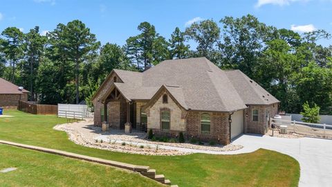 A home in Lindale