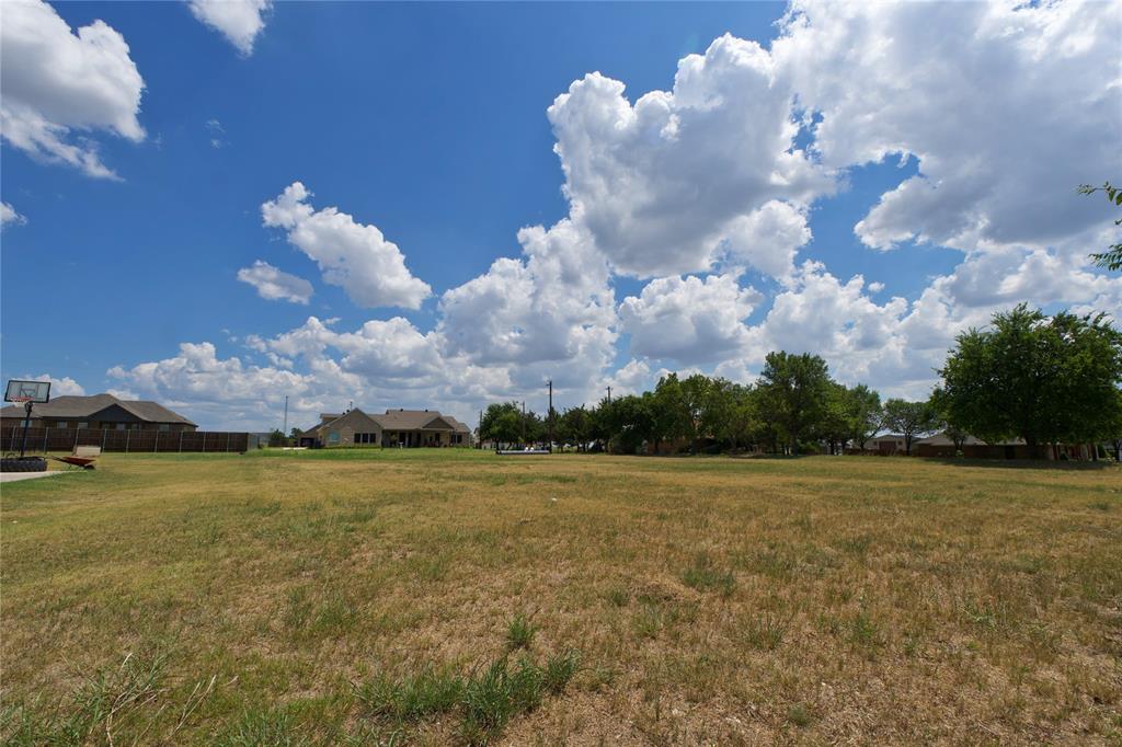 TBD N Mesquite St