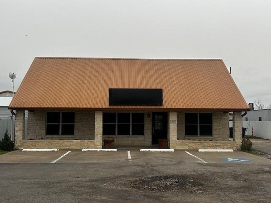 Multi-Tenant industrial property located outside the city limits on U.S. Hwy. 287 Bypass between Waxahachie and Ennis.  This is an opportunity to buy an investment property or could be bought for an owner-user situation.  There are currently 5 Tenants including the Seller.  The Seller will be vacating the front office.  Please call the Listing Broker to schedule an appointment.  Please do not disturb the Tenants.