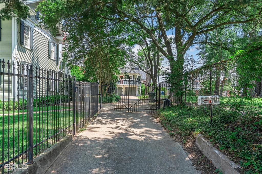 836 Jefferson Place