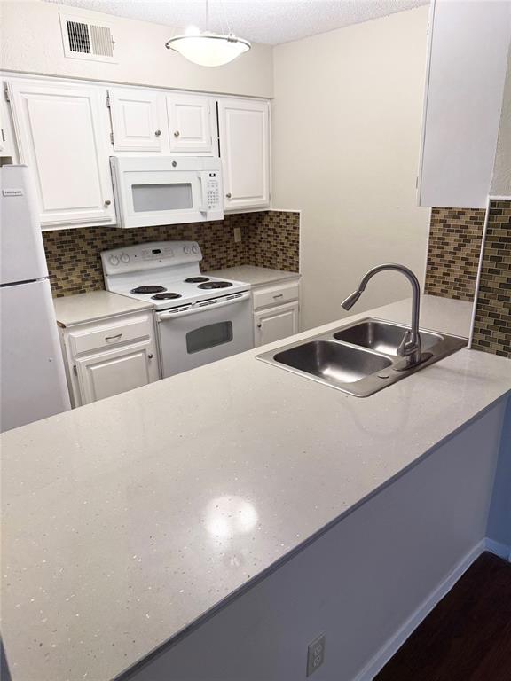 Cambridge Condos Ph 01 03 - Residential