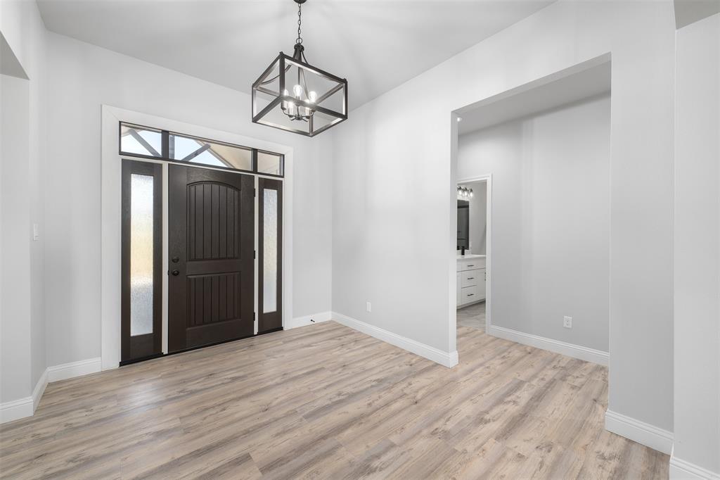 1005 Don Eve Court