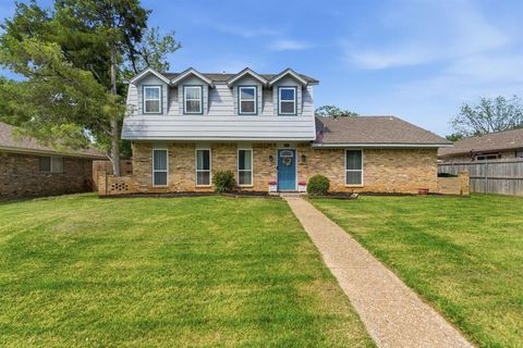 Photo of 19 Whispering Lane, Hickory Creek, TX 75065 (MLS # 21229762)