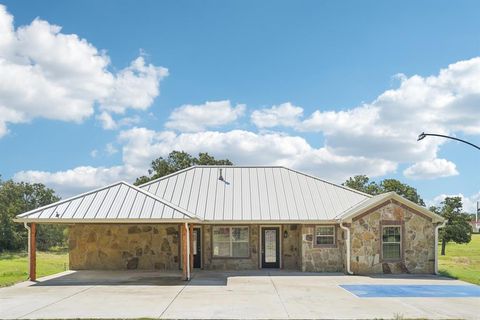 Photo of 718 County Road 232, Collinsville, TX 76233 (MLS # 21068877)
