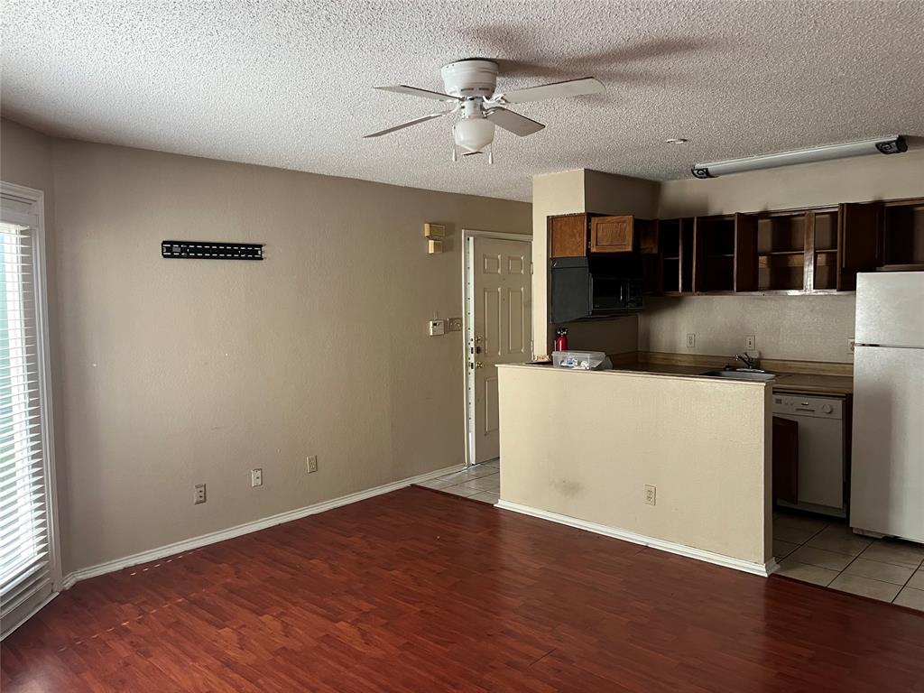 9823 Walnut Street 306