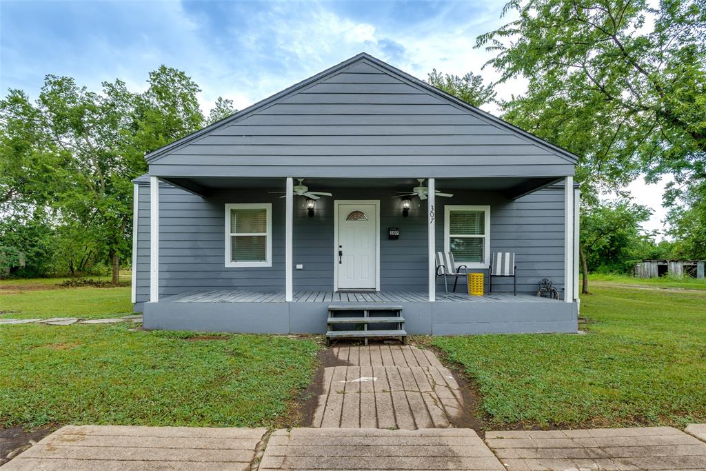 307 Commerce Street W