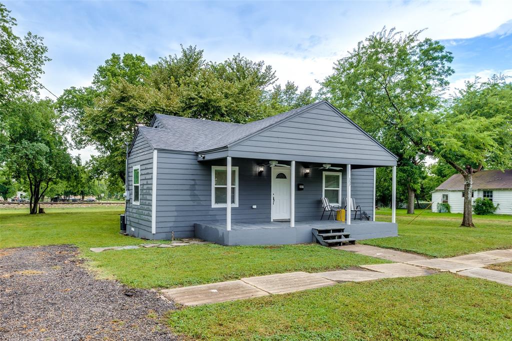 307 Commerce Street W