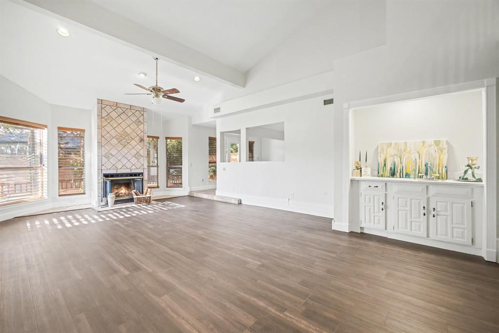 COUNTRY PLACE - Residential