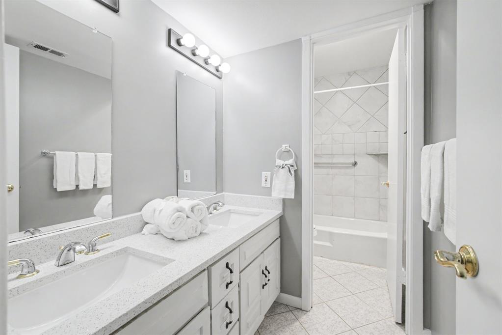 COUNTRY PLACE - Residential