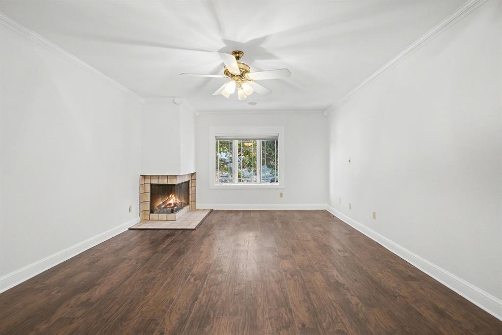 COUNTRY PLACE - Residential