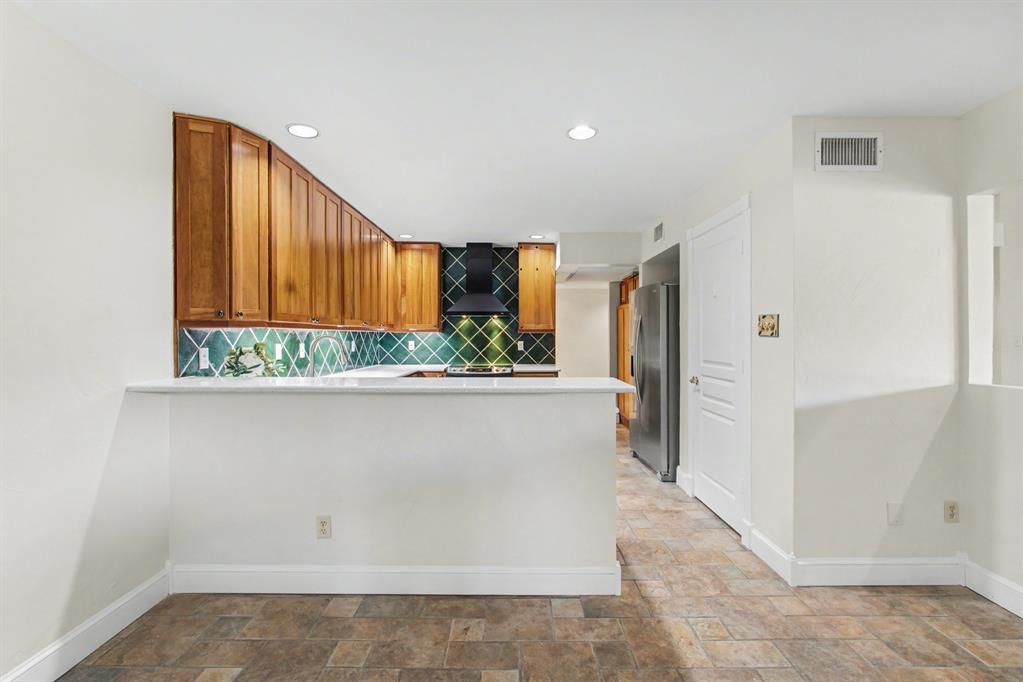 COUNTRY PLACE - Residential