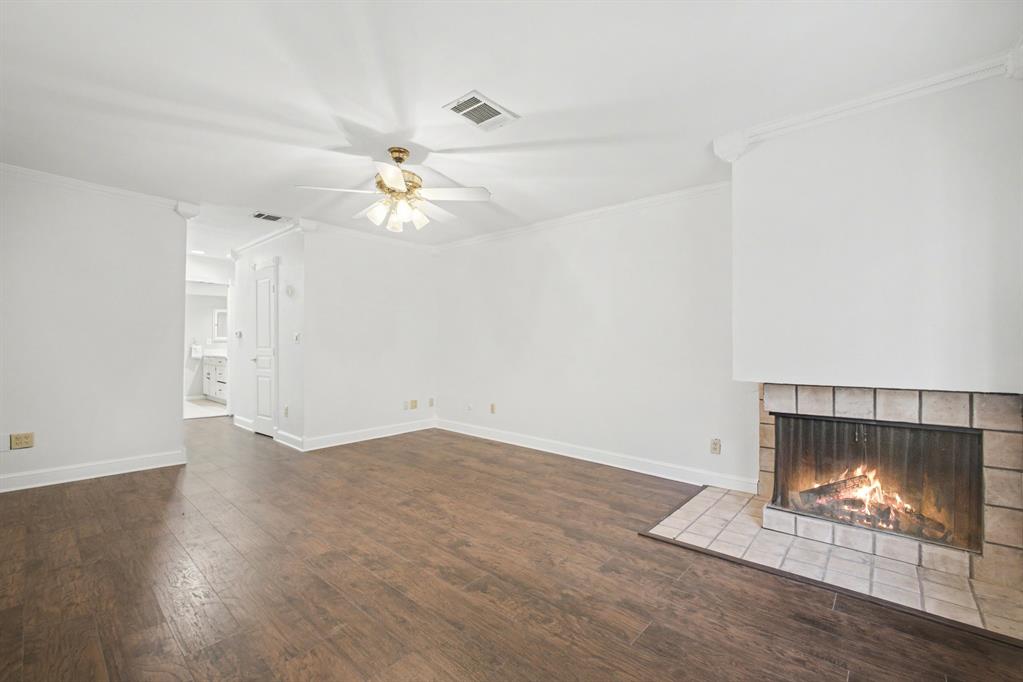 COUNTRY PLACE - Residential