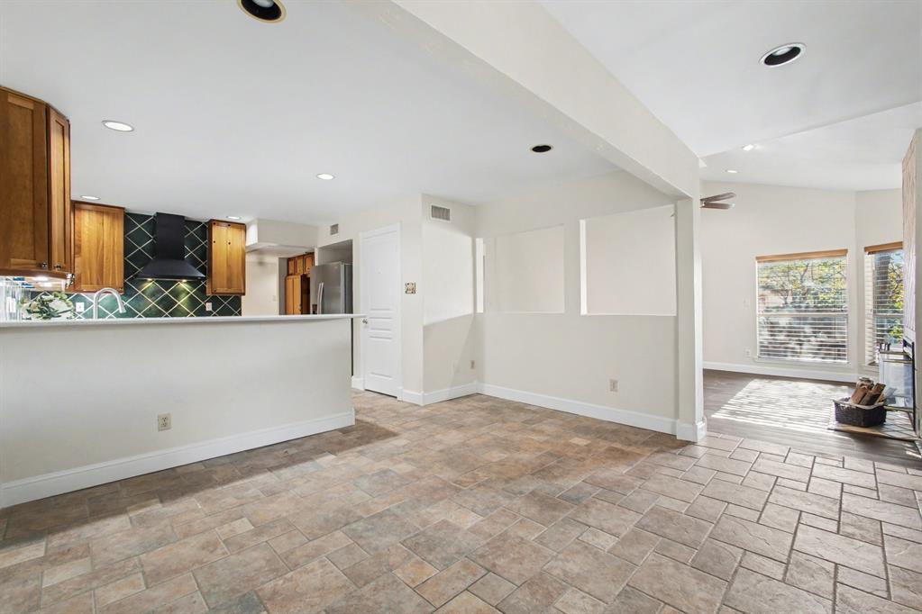 COUNTRY PLACE - Residential