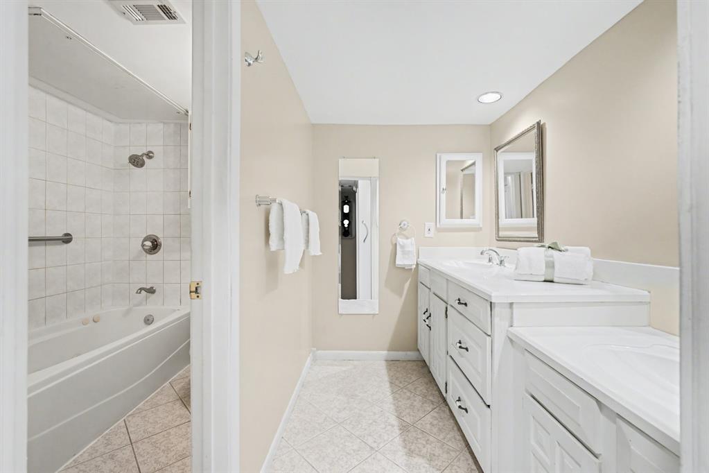 COUNTRY PLACE - Residential