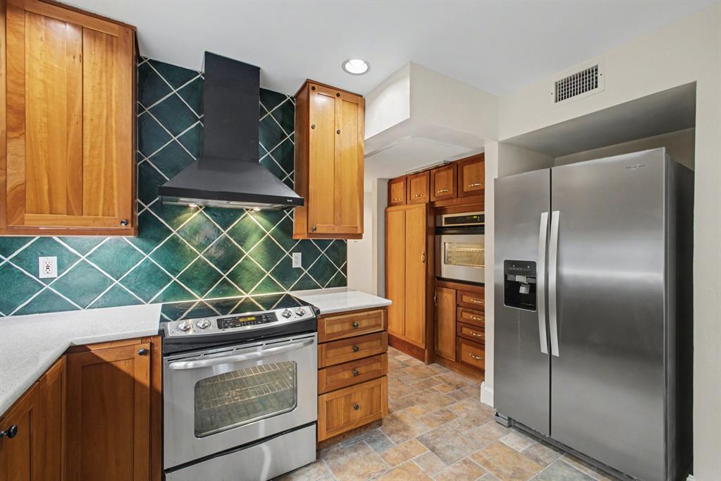 COUNTRY PLACE - Residential